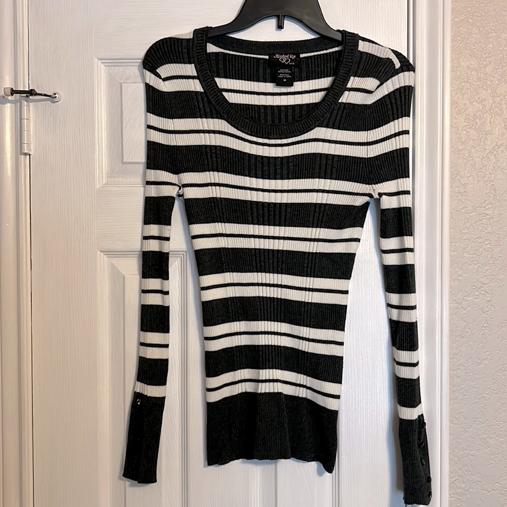 Sweet Hooked Up Sweater💕